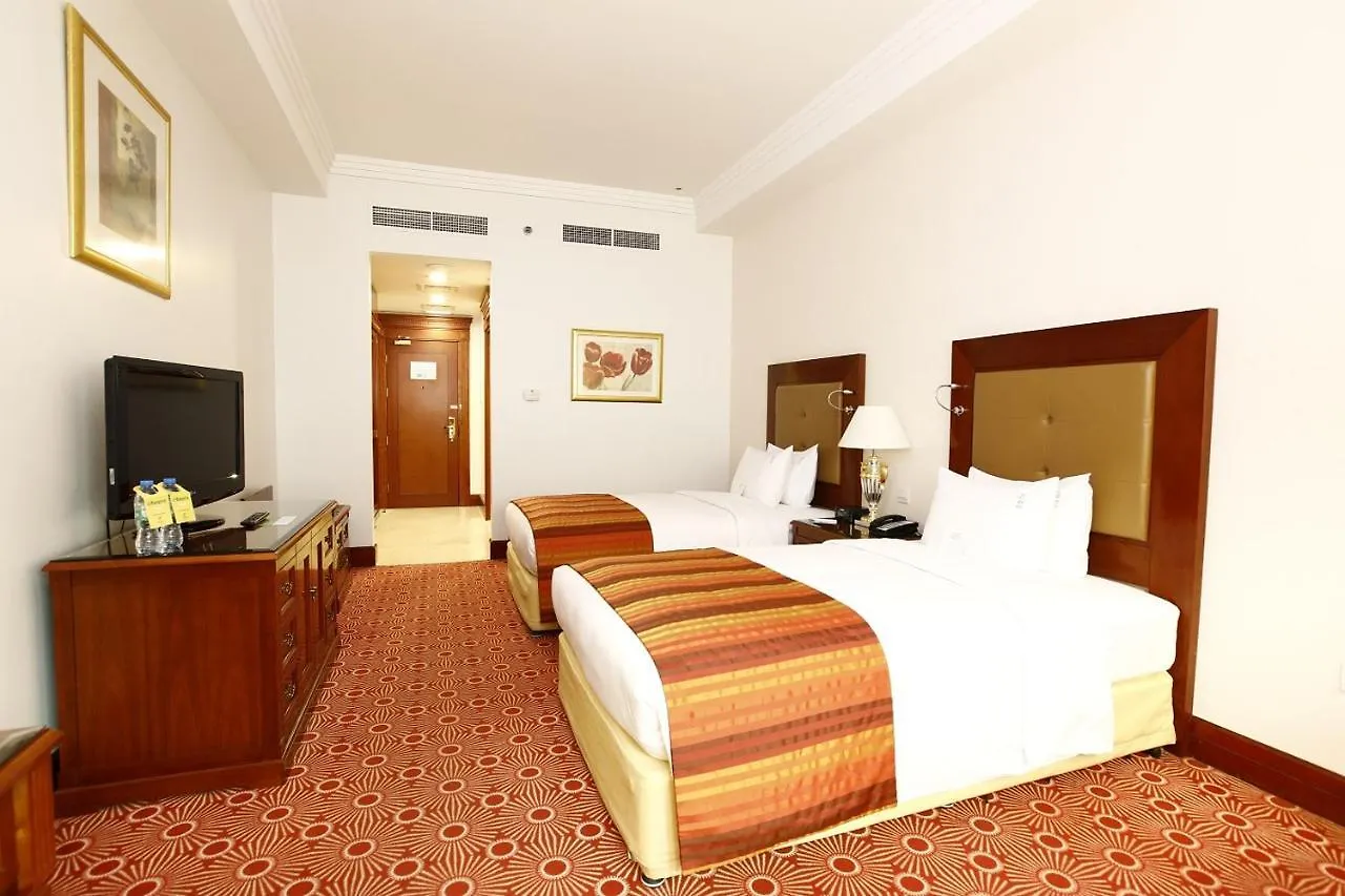 Sunday Hotel Holiday International Dubai