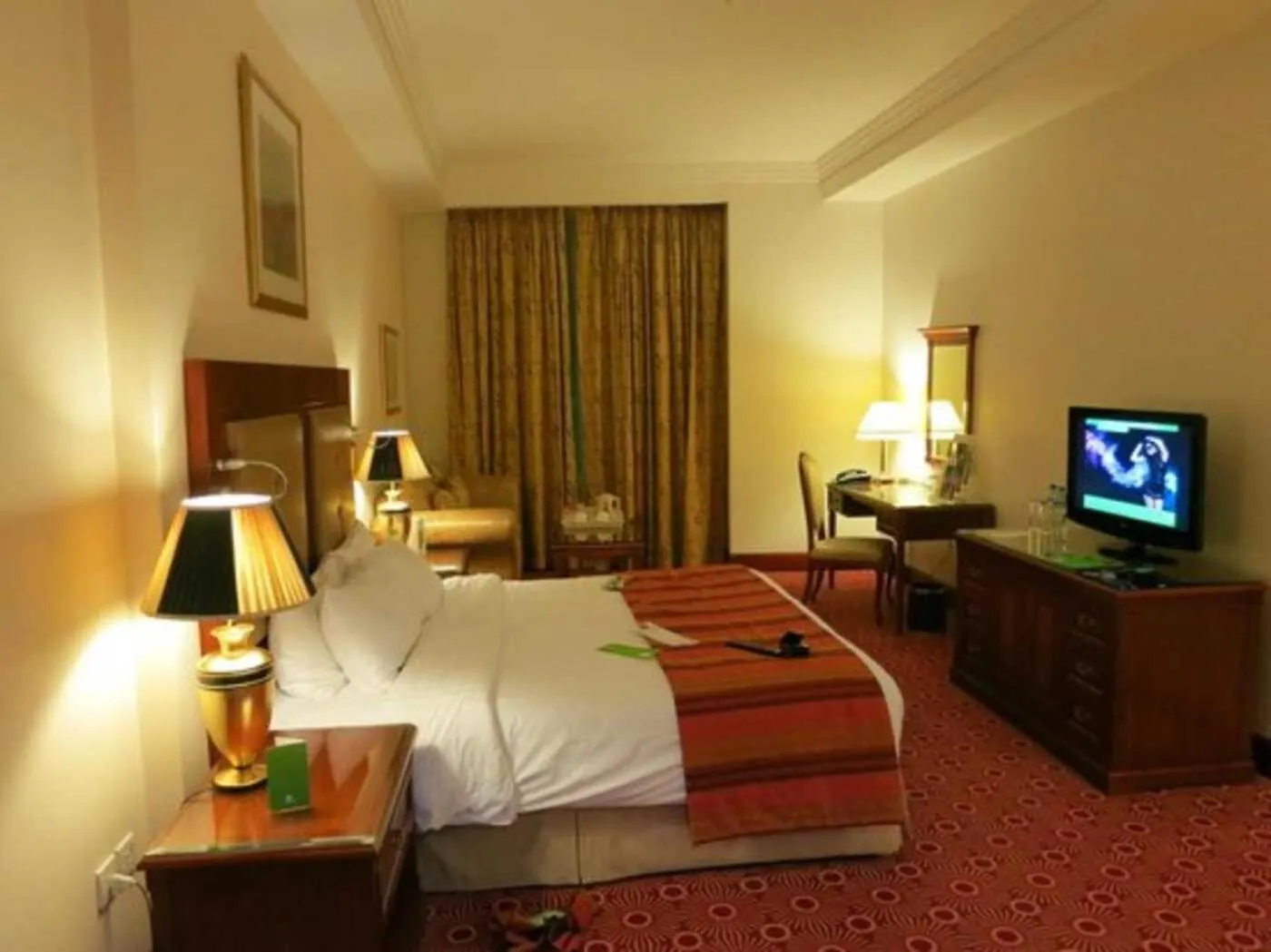 Sunday Hotel Holiday International Dubaï