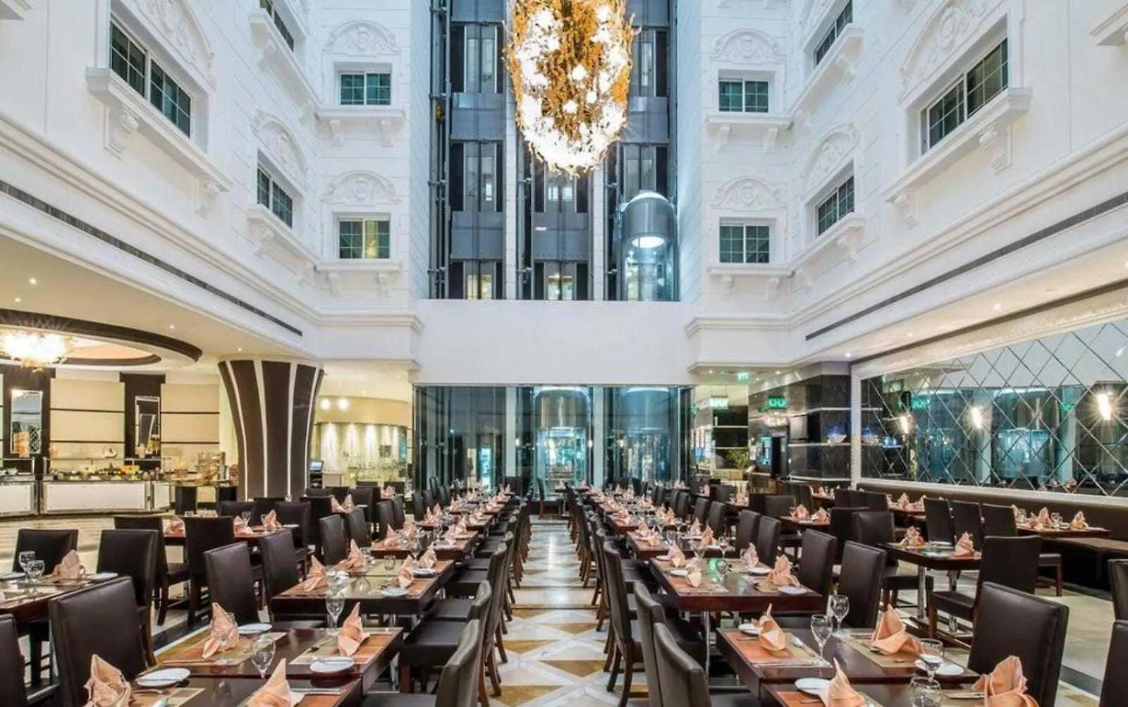 Sunday Hotel Holiday International Dubaï