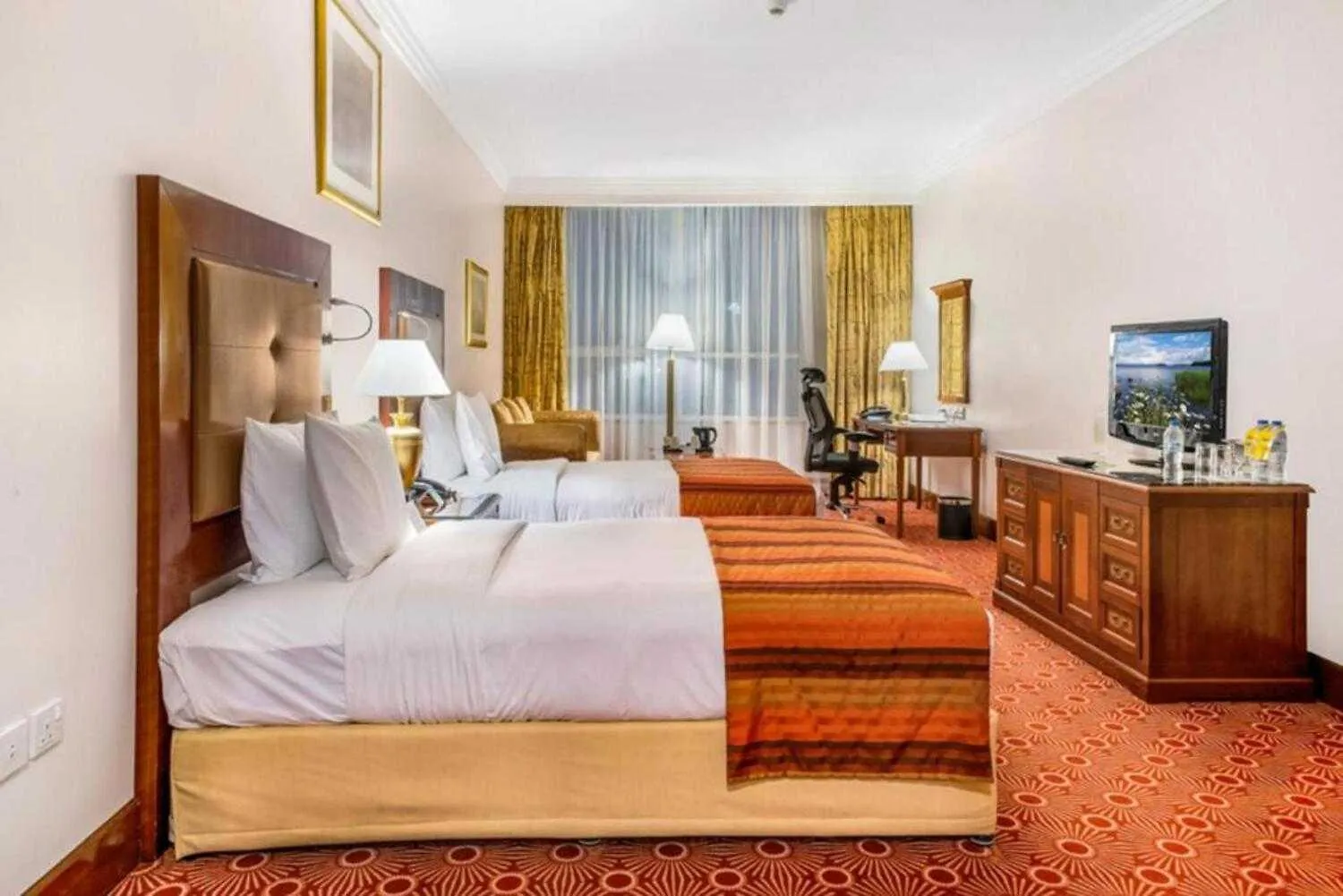 Sunday Hotel Holiday International Dubaï